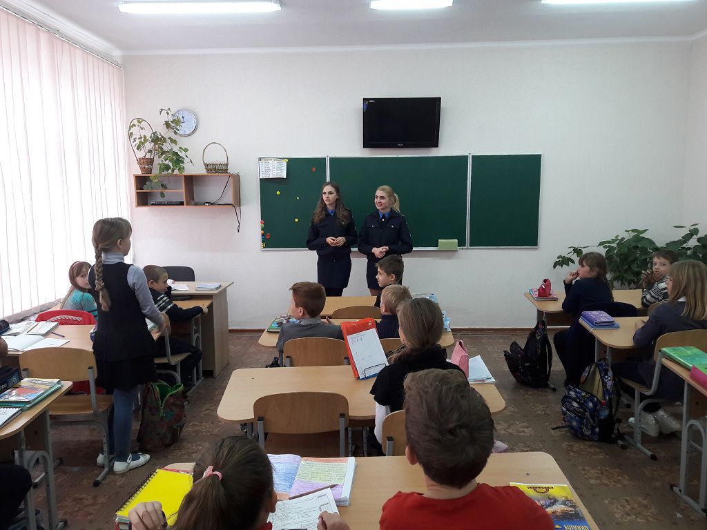 Просвітницькі заходи для учнів Дергачівського району