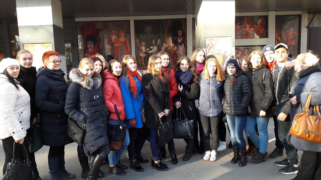 Студенти університету відвідали театр