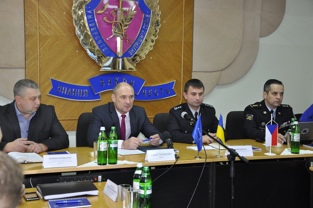 Чеські колеги навчають українських поліцейських антиконфліктному діалогу