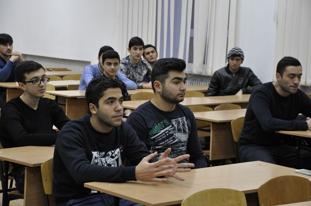 Іноземні студенти зустрілися з представником страхової компанії