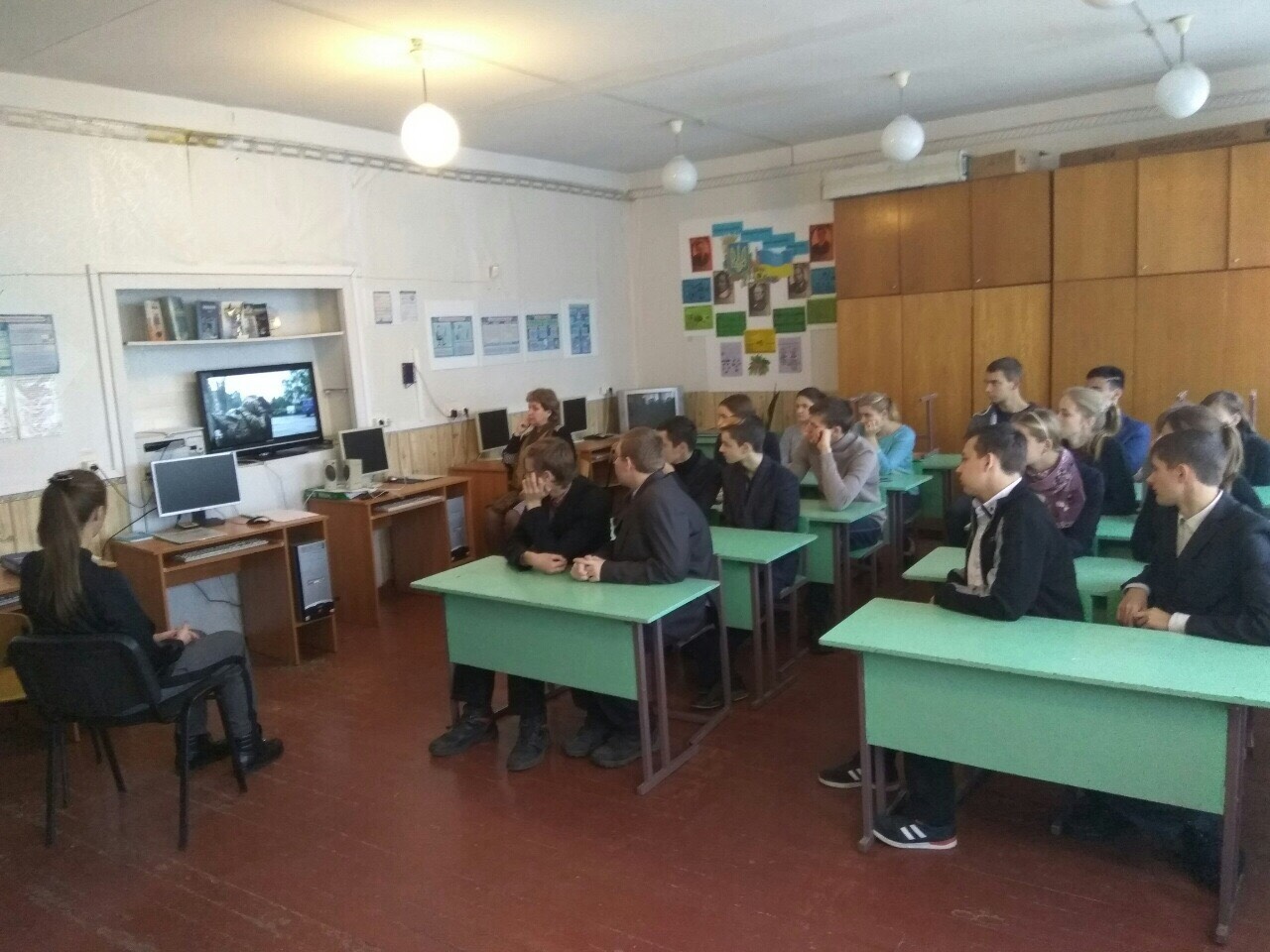 Завідувач кафедри університету зустрілася зі школярами 