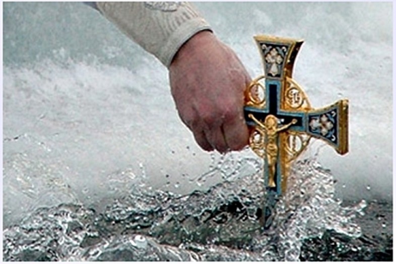 Сьогодні в Україні відзначають свято Водохреща