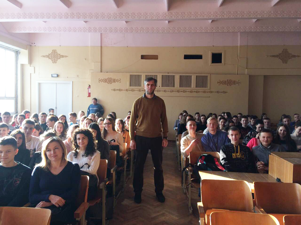 Представник університету поспілкувався з чернігівськими школярами