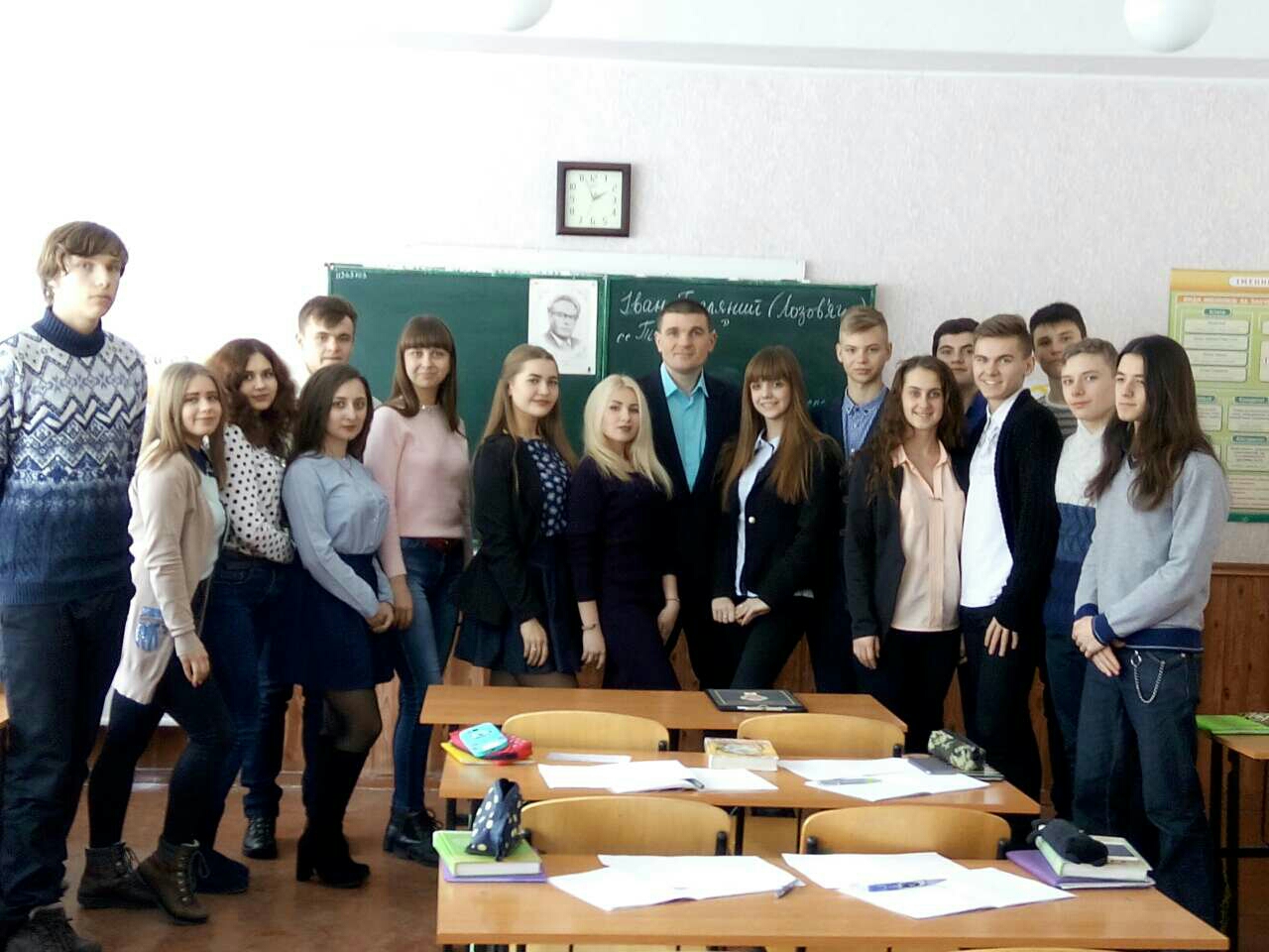 Викладач університету поспілкувався зі школярами та студентами