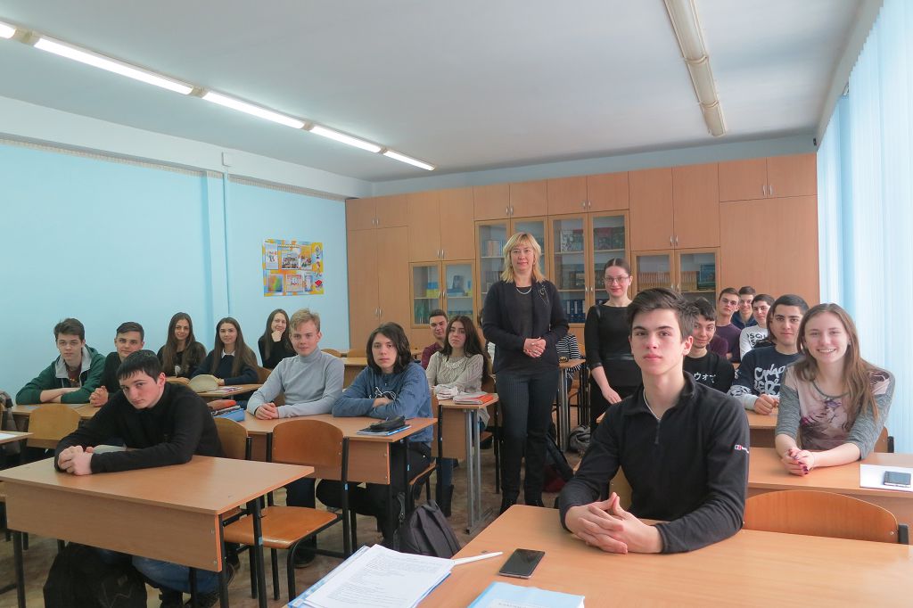 Представник університету провела заняття зі школярами