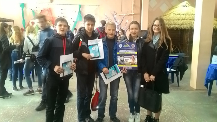 Учнів Дергачівського району познайомили з університетом