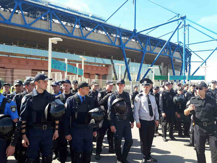 Представники університету забезпечують публічну безпеку та порядок у Харкові під час футбольного матчу