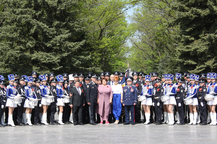 Представники університету взяли участь у покладанні квітів на Меморіалі Слави