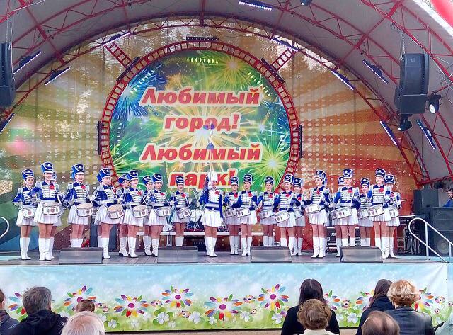 Ансамбль барабанщиць університету взяв участь у святкових заходах 