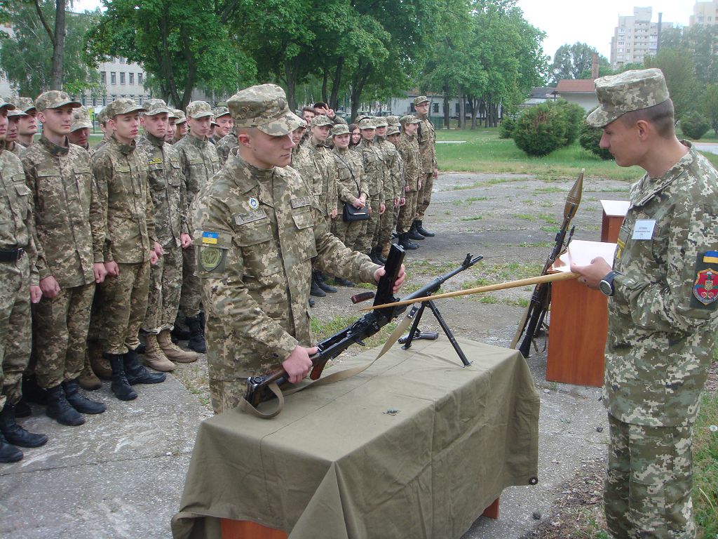 Тривають заняття на кафедрі військової підготовки