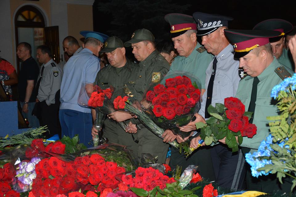 Ректор університету, працівники, курсанти та студенти взяли участь у факельній ході 