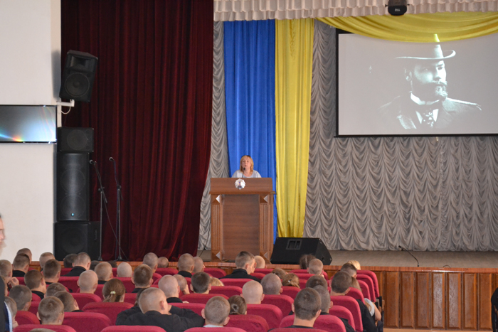 Курсанти університету ознайомилися з фондовою колекцією Харківського художнього музею