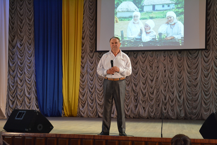 Микола Городиський підготував для першокурсників табірного збору концерт