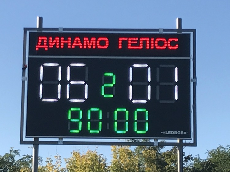 Рахунок 6:1. Вітаємо команду з футболу університету