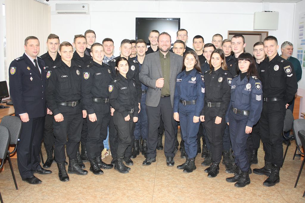 Ознайомлення із зарубіжним досвідом протидії сучасним кіберзагрозам