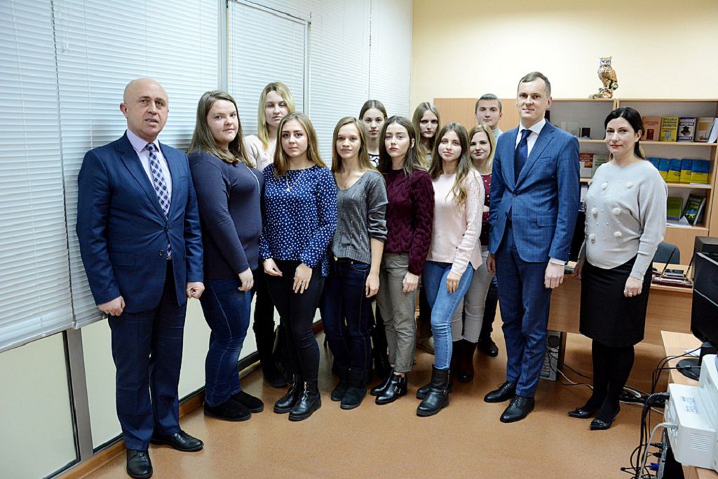 Студенти-консультанти Юридичної клініки університету зустрілись з  Головою  відділення Асоціації правників України в Харківській області