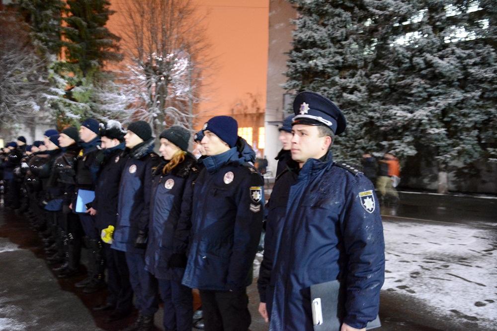 Особовий склад університету забезпечує публічну безпеку і порядок