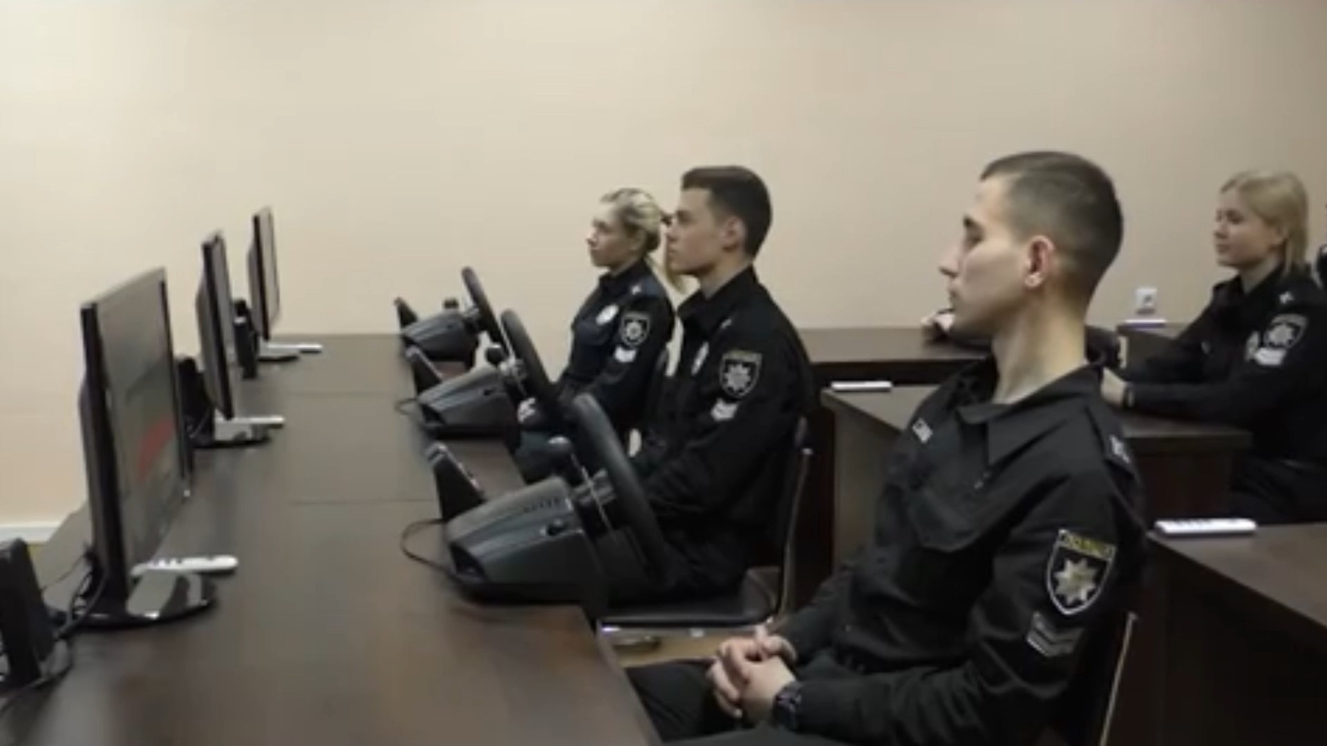 Працівники та курсанти ХНУВС стали учасниками телепрограми «За кермом»