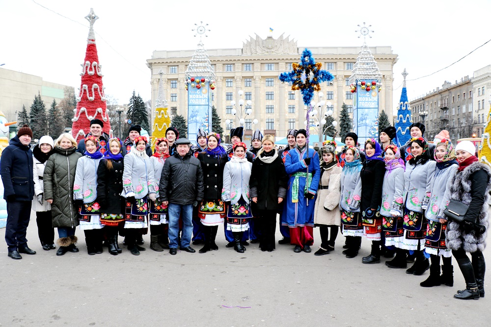 Творчий колектив університету разом з усіма заспівав щедрівок 