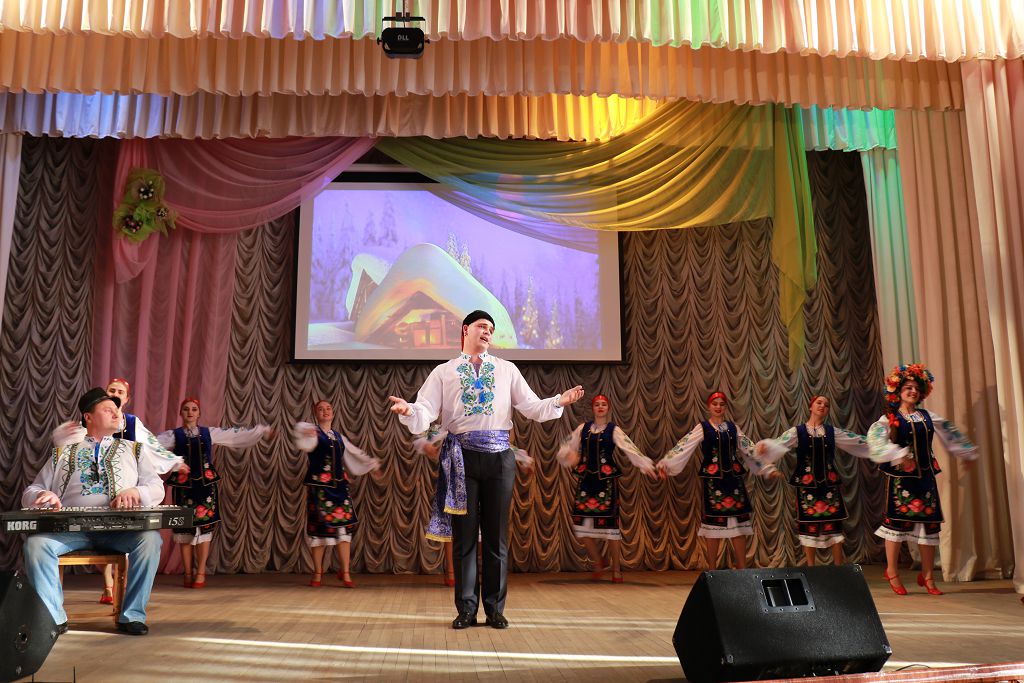 В університеті привітали жінок зі святом весни