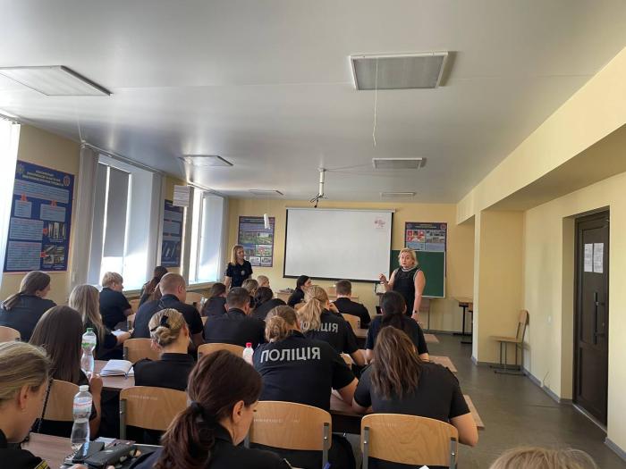 Поєднання теорії і практики 