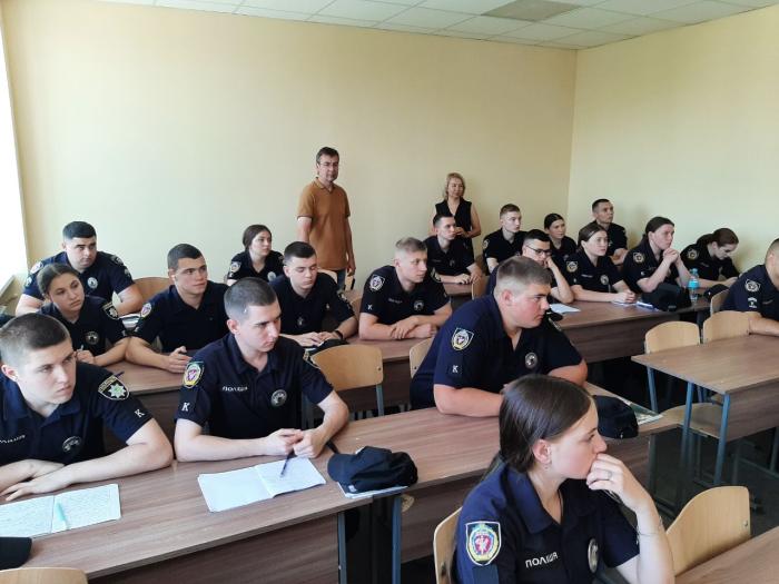 Бінарне заняття щодо роботи поліції в умовах війни