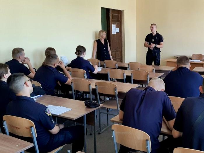 «Запобігання насильству, здійснення арешту» – тема бінарного заняття