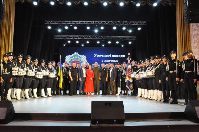 На Хмельниччині із Днем Національної поліції України привітали колектив ХНУВС 