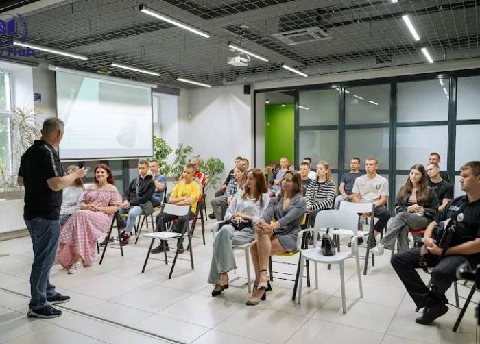 Соціальний проєкт «WEEKLY» в дії