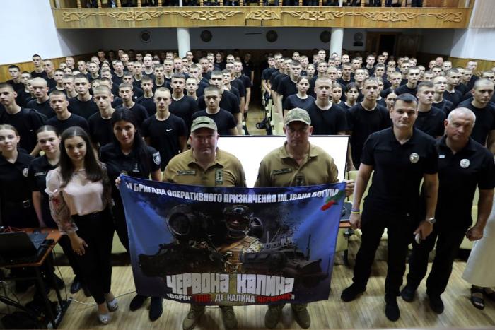 Проректор ХНУВС, Герой України Дмитро Власенко провів зустріч із курсантами