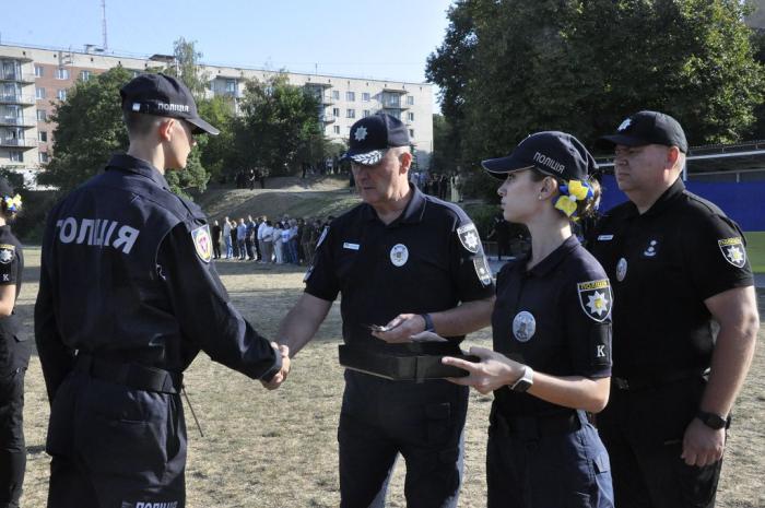 Першокурсники ХНУВС отримали курсантські погони