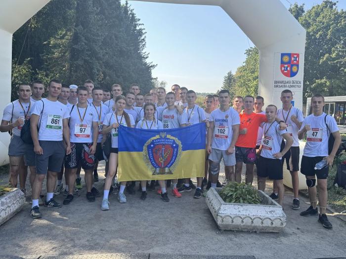 Курсанти ХНУВС взяли участь у легкоатлетичному забігу «Шаную Воїнів, біжу за Героїв України»