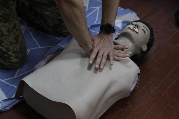 Вдосконалення навичок надання першої домедичної допомоги в бойових умовах