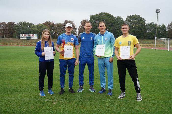 Напередодні Дня фізичної культури та спорту відзначили найкращих представників спортивної спільноти