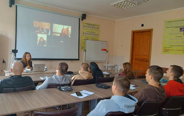 Процесуальні особливості розгляду справ щодо злочинів проти основ нацбезпеки України