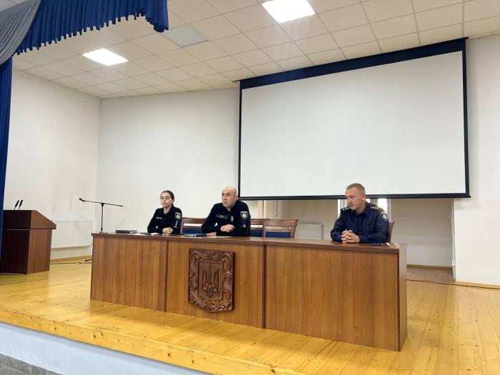 Вихованцям ліцею безпекового спрямування та національно-патріотичного виховання розповіли про поліцейські заклади вищої освіти
