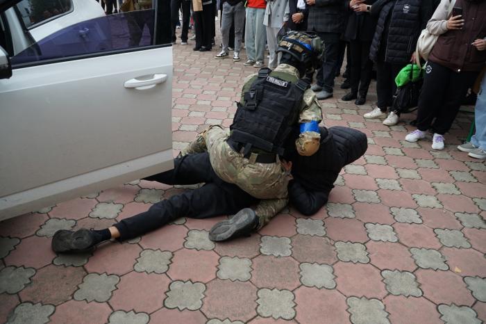 Здобувачі освіти ННІ №1 та №4 взяли участь у навчаннях із цивільного захисту