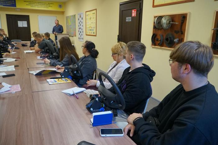 Розпочато теоретичний курс навчання в Автошколі для осіб з інвалідністю