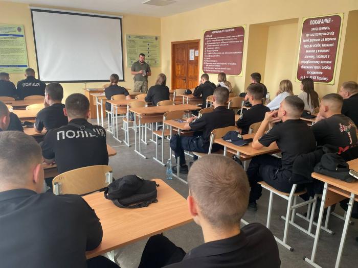 Бінарне заняття за участі військового