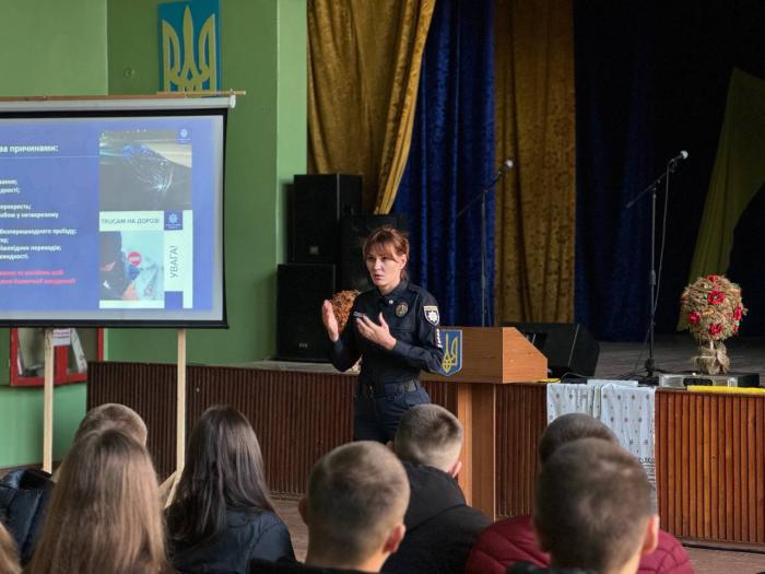 Бесіда щодо дотримання Правил дорожнього руху