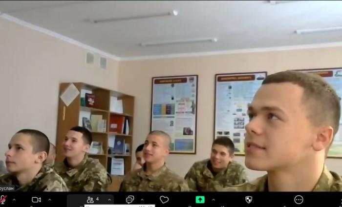 Ліцеїстів Прикарпаття запросили на навчання у ХНУВС