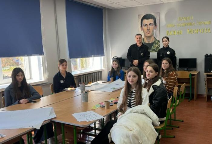 Профорієнтаційна бесіда з випускниками ЗОШ №1 м. Хотин