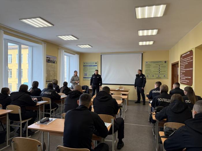 Бінарне заняття з питань взаємодії слідчого з підрозділами та службами поліції