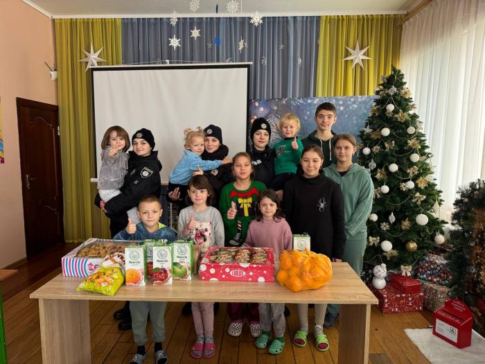 Курсанти-волонтери влаштували свято для дітей