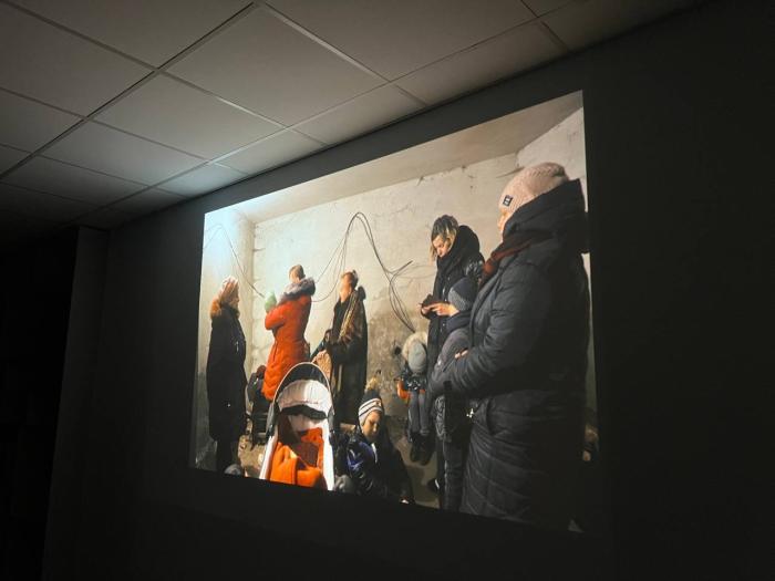 «20 днів у Маріуполі»: вечір пам’яті, болю та героїзму