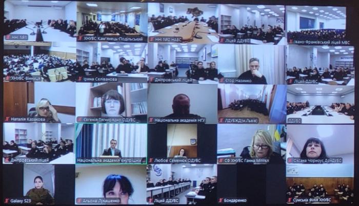 Здобувачі освіти ХНУВС долучилися до зустрічі з Уповноваженим із захисту державної мови Тарасом Кременем