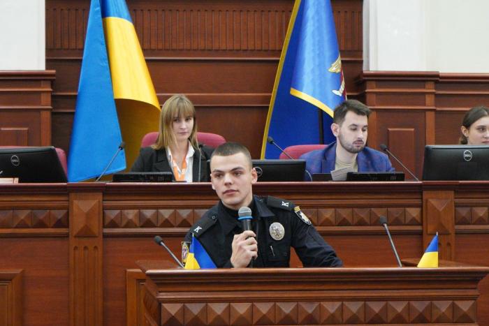 Голову курсантсько-студентського Парламенту ХНУВС Миколу Сорочишина обрано членом виконавчого комітету із захисту прав студентів