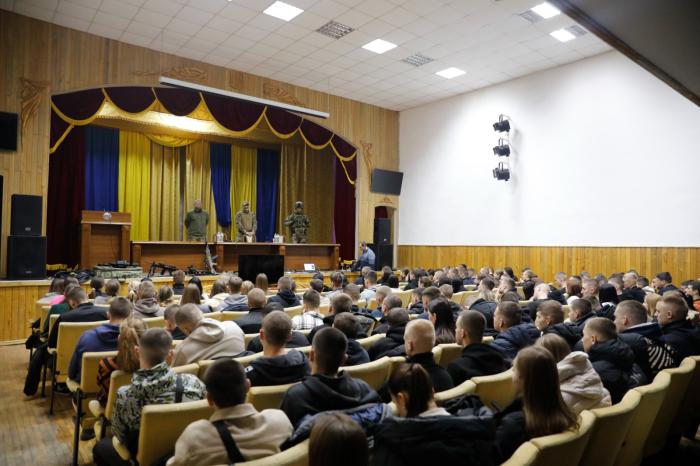 Зустріч курсантів із бійцями Об’єднаної штурмової бригади НПУ «Лють»