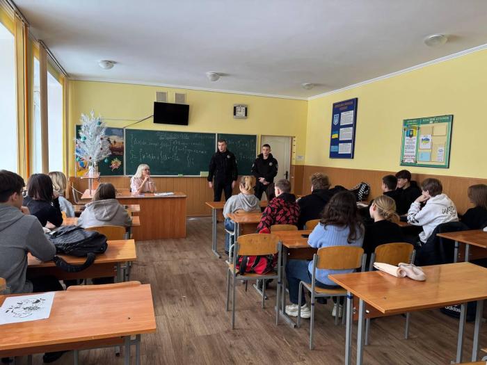 Профорієнтаційні зустрічі курсантів із випускниками шкіл Чернівецької, Харківської та Вінницької областей