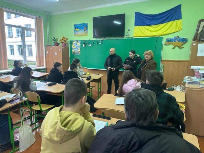 Учням Кам’янець-Подільського ліцею №3 розповіли про навчання у ХНУВС